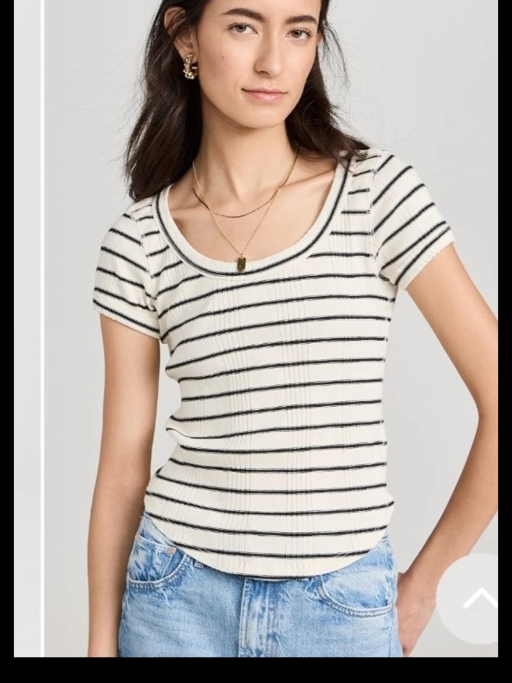 The Itty Bitty scooped tee small